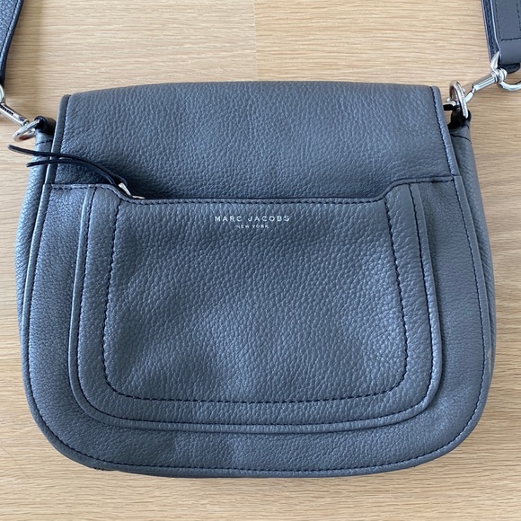 Marc Jacobs Handbags - Marc Jacobs Gray Empire City Messenger Leather Crossbody Bag